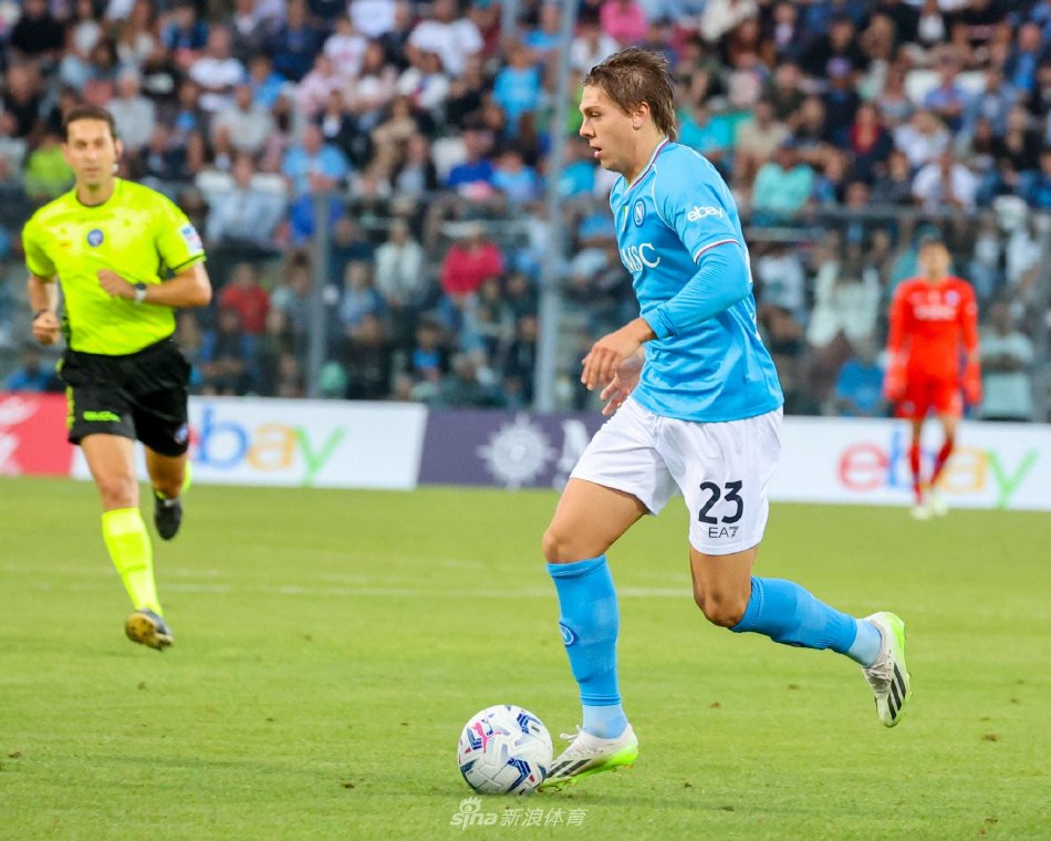 屡屡在比赛 屡屡在比赛